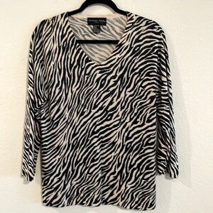 August Silk Women’s Knit Sweater Large 100% Silk Animal Print Contemporary